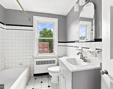 309 W 38th Street - Photo Thumbnail 11