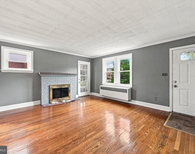 309 W 38th Street - Photo Thumbnail 2