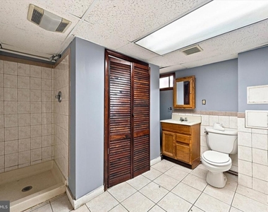 309 W 38th Street - Photo Thumbnail 12