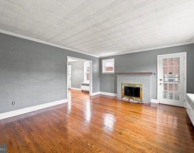 309 W 38th Street - Photo Thumbnail 1