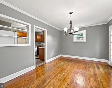 309 W 38th Street - Photo Thumbnail 4