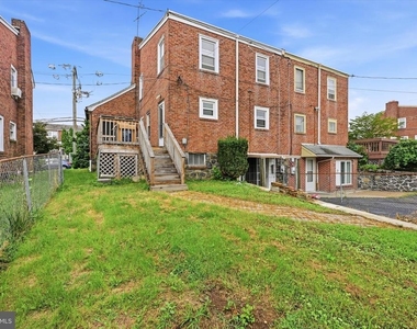309 W 38th Street - Photo Thumbnail 14