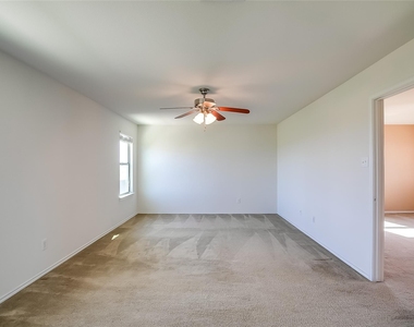 518 Carrington St - Photo Thumbnail 18