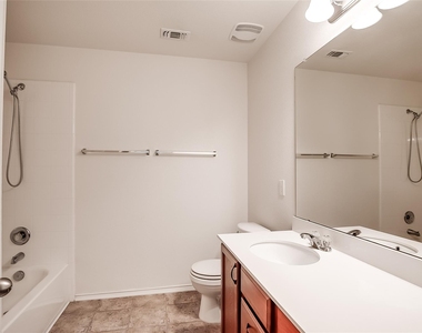 518 Carrington St - Photo Thumbnail 22