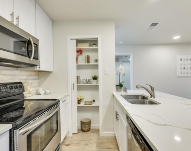 8888 Tallwood Dr - Photo Thumbnail 17