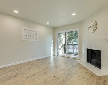 8888 Tallwood Dr - Photo Thumbnail 12