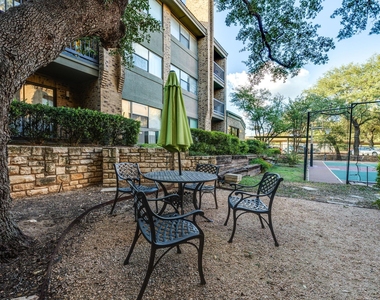 8888 Tallwood Dr - Photo Thumbnail 5
