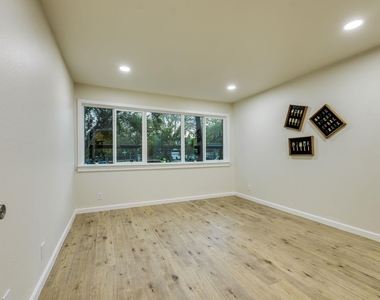 8888 Tallwood Dr - Photo Thumbnail 21