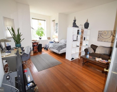 2112 O Street Nw - Photo Thumbnail 4