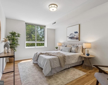 350 G Street Sw - Photo Thumbnail 12