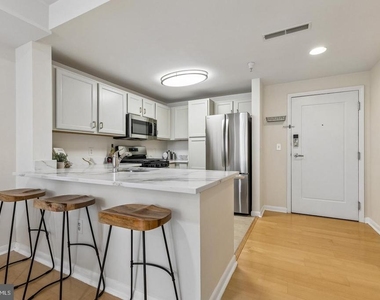 350 G Street Sw - Photo Thumbnail 10
