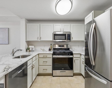 350 G Street Sw - Photo Thumbnail 7