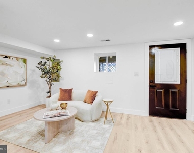 517 Florida Avenue Ne - Photo Thumbnail 31
