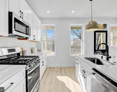 517 Florida Avenue Ne - Photo Thumbnail 13