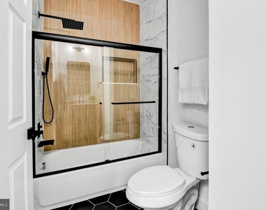 517 Florida Avenue Ne - Photo Thumbnail 30