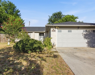 2410 Buttercup Cir - Photo Thumbnail 3