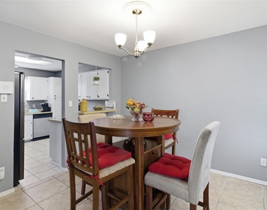 2410 Buttercup Cir - Photo Thumbnail 1