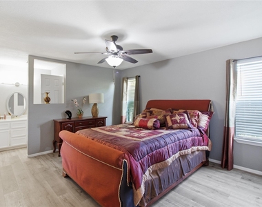 2410 Buttercup Cir - Photo Thumbnail 13