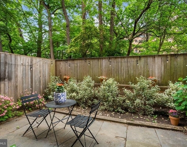 3209 Sutton Place Nw - Photo Thumbnail 9