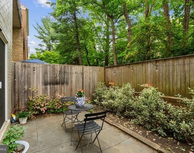3209 Sutton Place Nw - Photo Thumbnail 10