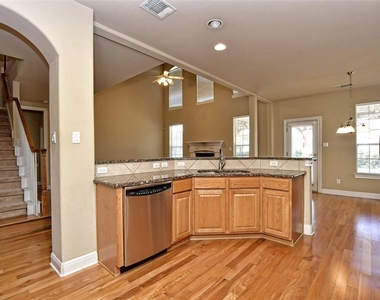 303 Hensley Dr - Photo Thumbnail 10