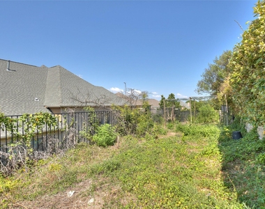 303 Hensley Dr - Photo Thumbnail 29