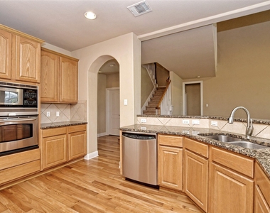 303 Hensley Dr - Photo Thumbnail 8