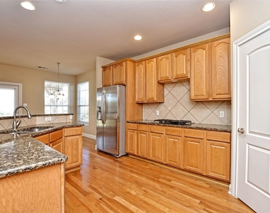 303 Hensley Dr - Photo Thumbnail 7