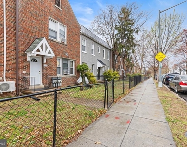 1512 Isherwood Street Ne - Photo Thumbnail 3