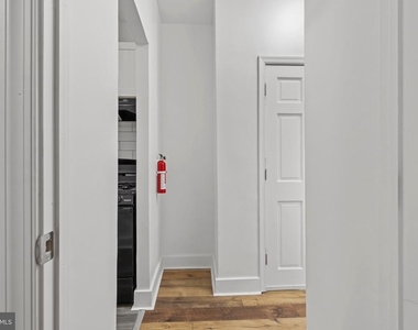 1512 Isherwood Street Ne - Photo Thumbnail 4