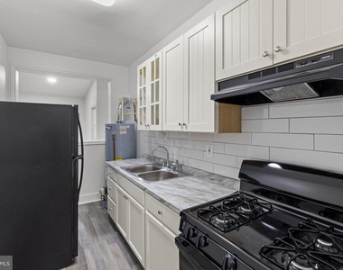1512 Isherwood Street Ne - Photo Thumbnail 6