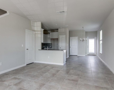 18404 Cumberland Gap Blvd - Photo Thumbnail 8