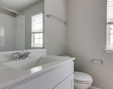 18404 Cumberland Gap Blvd - Photo Thumbnail 23