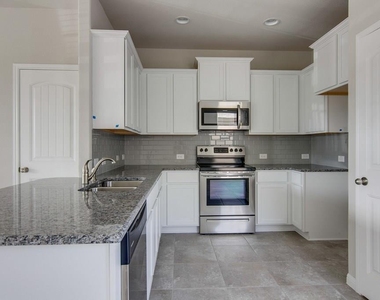 18404 Cumberland Gap Blvd - Photo Thumbnail 10