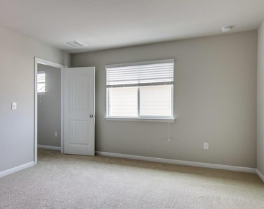 18404 Cumberland Gap Blvd - Photo Thumbnail 17