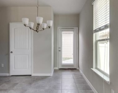 18404 Cumberland Gap Blvd - Photo Thumbnail 13