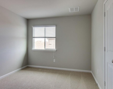 18404 Cumberland Gap Blvd - Photo Thumbnail 21