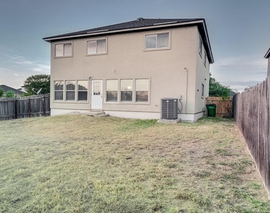 1001 Howell Terrace Pl - Photo Thumbnail 20