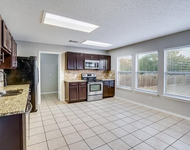 1001 Howell Terrace Pl - Photo Thumbnail 3