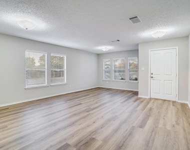 1001 Howell Terrace Pl - Photo Thumbnail 16