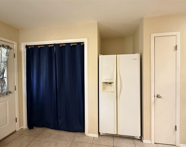 7907 Dunn St - Photo Thumbnail 5