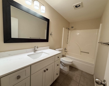 7907 Dunn St - Photo Thumbnail 19