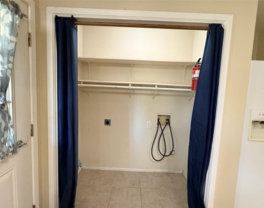 7907 Dunn St - Photo Thumbnail 6