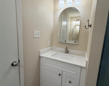 7907 Dunn St - Photo Thumbnail 15