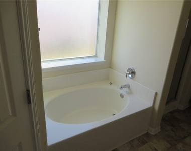 3633 Hawk View St - Photo Thumbnail 6