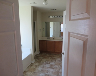 3633 Hawk View St - Photo Thumbnail 5