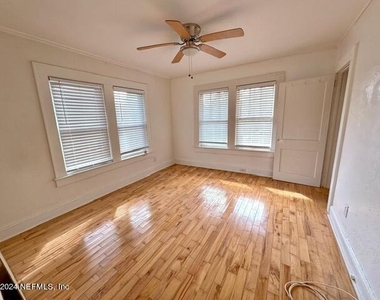 744 West Street - Photo Thumbnail 12