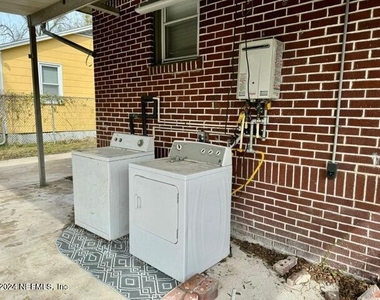 744 West Street - Photo Thumbnail 19