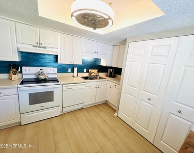 184 Bermuda Court - Photo Thumbnail 4