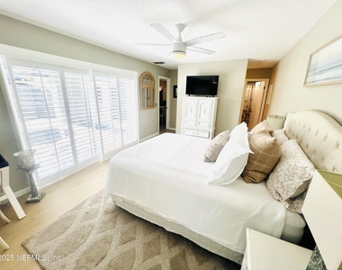 184 Bermuda Court - Photo Thumbnail 16